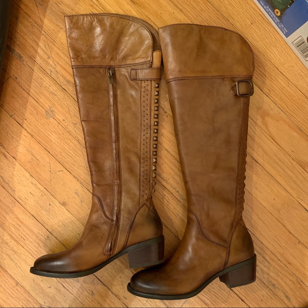 BRAND NEW VINCE CAMUTO BROWN BOOTS